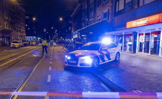 Poliţia olandeză a lansat o anchetă după o serie de atacuri cu armă albă la Amsterdam