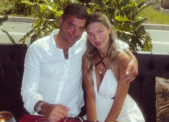 Cristian Boureanu îşi răsfaţă iubita tinerică într-o vacanţă în Seychelles