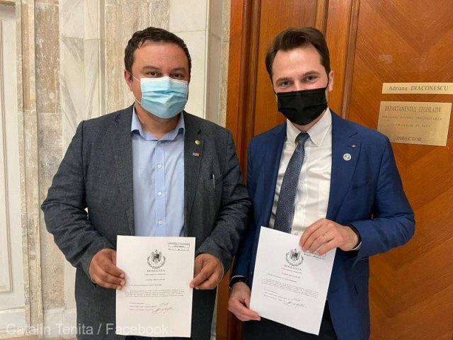 Un deputat USR PLUS propune TVA de 5% şi pentru cărţile electronice