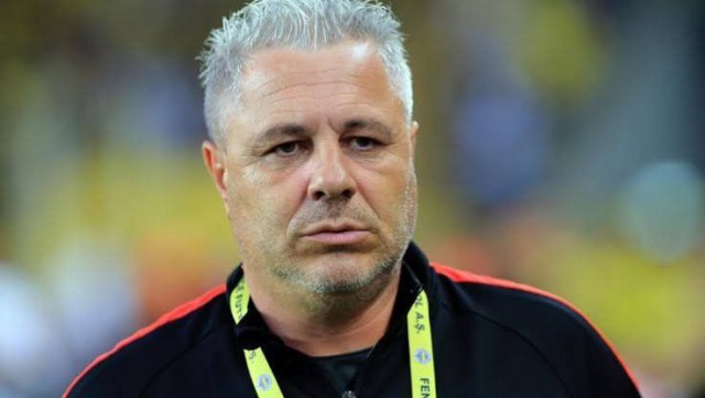 Fotbal: Marius Şumudică, CFR Cluj - A trebuit la pauză să sparg două sticle ca să se trezească jucătorii