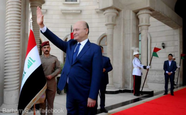 Irak: 150 de miliarde de dolari delapidaţi au fost scoşi din ţară din 2003