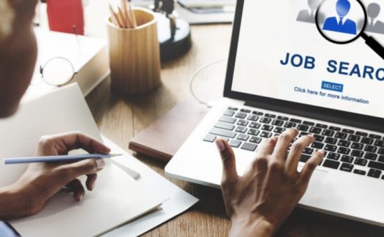 Numărul joburilor noi postate în primul trimestru a scăzut la 75.000, numărul aplicărilor a crescut la 3 milioane 
