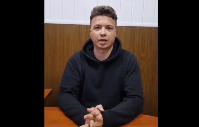 Mama jurnalistului belarus Roman Protasevici susţine că fiul ei a fost torturat în detenţie