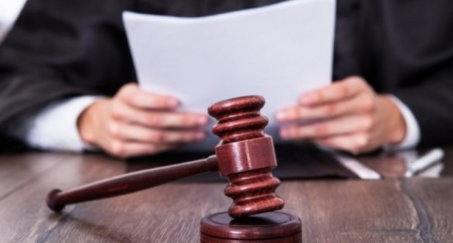 La 96 de ani, o fostă secretară într-un lagăr nazist a fost repusă în libertate înainte de procesul său