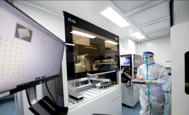 China raportează primul caz din lume de gripă aviară H10N3 la om