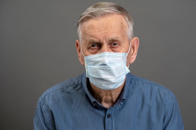 Studiu - Coronavirus: fumătorii și vârstnicii, mai susceptibili la infecția cu SARS-CoV-2?