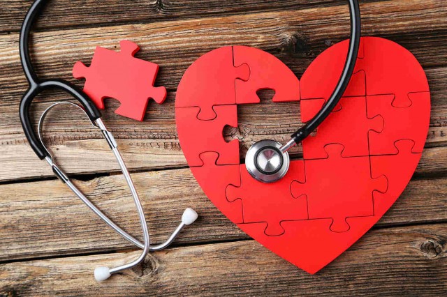 Studiu: Infarctul, mai periculos la tinerii cu boli inflamatorii sistemice
