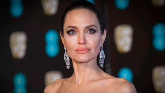 Reacţia Angelinei Jolie după ce a pierdut lupta cu Brad Pitt asupra custodiei copiilor