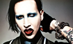 O fostă iubită a lui Marilyn Manson l-a dat în judecată pentru viol şi ameninţare cu moartea