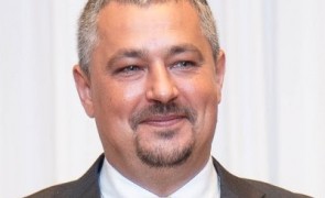 Ambasadorul Ucrainei a fost găsit mort în camera sa de hotel