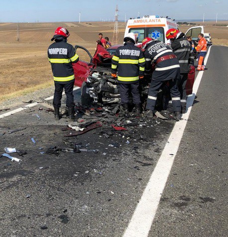 Accident rutier GRAV, cu 4 VICTIME, la Hârșova. O persoană a MURIT
