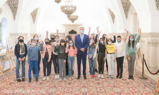 Preşedintele Klaus Iohannis a participat la deschiderea concursului „Cotroceni Creativ Junior“