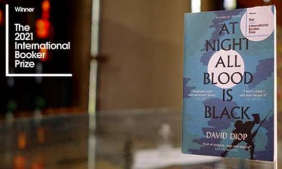 David Diop a devenit primul scriitor francez recompensat cu International Booker Prize