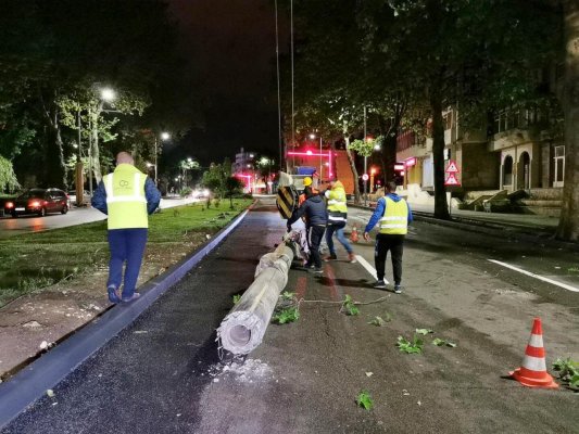 Stâlpi din beton, de pe bulevardul Mamaia, DEZAFECTAŢI