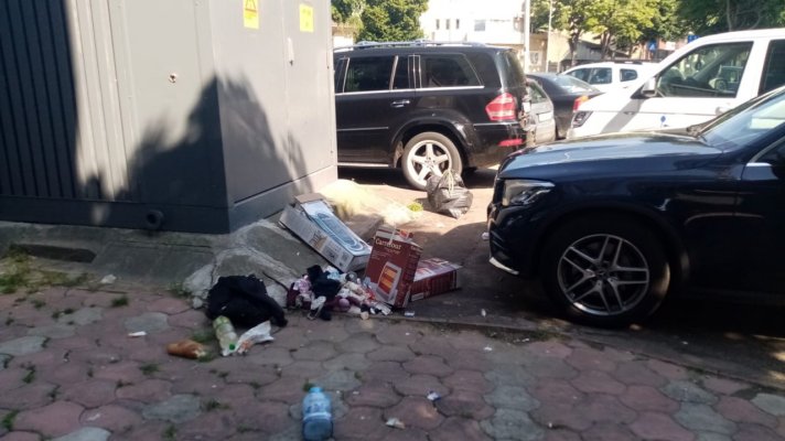 Cerșetoria şi consumul de băuturi în spațiul public, sancționate de polițiștii locali