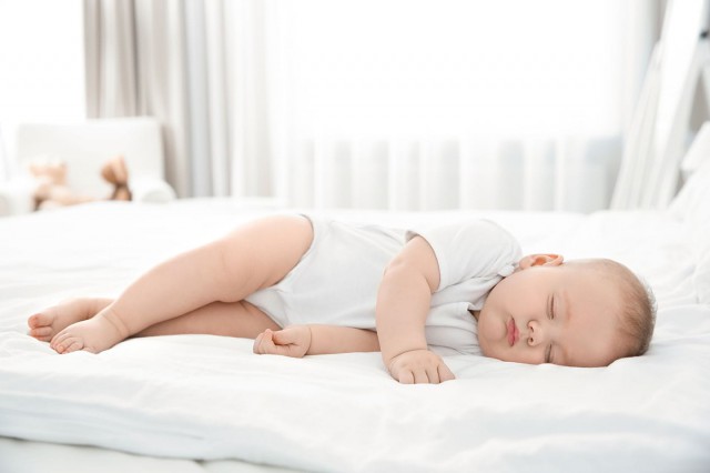 Tulburările de somn ale bebelușului, asociate cu probleme de sănătate mentală ulterioare?