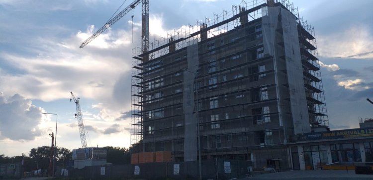 Un DEZVOLATOR imobiliar, fără PROFIT și cu DATORII, își supraetajeaza blocurile din Constanța