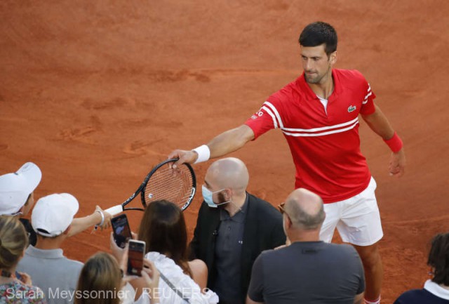 Tenis: Djokovic i-a oferit racheta sa unui băiat care l-a susţinut pe parcursul finalei cu Tsitsipas