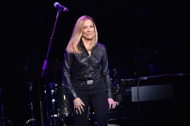 Sheryl Crow a fost hărţuită sexual pe vremea când cânta alături de Michael Jackson. Ce acuzaţii face artista