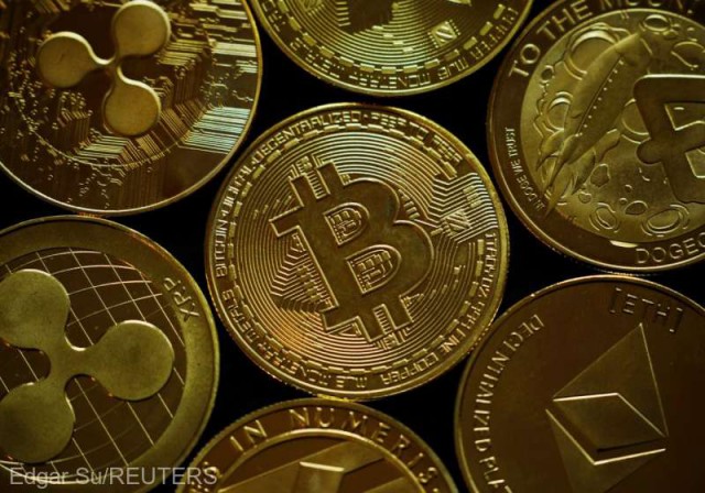 Bitcoin depăşeşte pragul de 50.000 de dolari