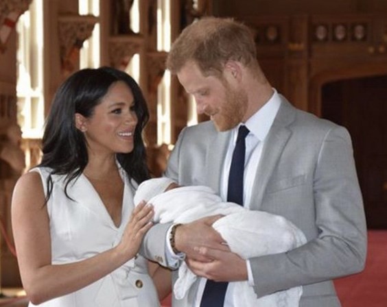 Meghan şi Prinţul Harry, prima apariţie alături de micuţa Lilibet Diana