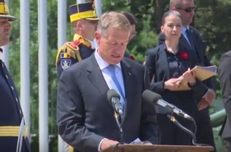 Iohannis: Eroii neamului nostru - adevărate simboluri ale abnegaţiei, curajului şi simţului datoriei