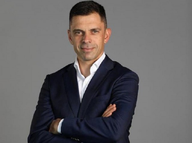 Ministrul Sportului, Eduard Novak, implicat într-un accident de maşină