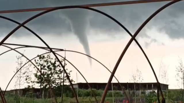 O TORNADĂ care nu a atins pământul, văzută în zona plajei CORBU