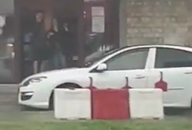 Un SENS giratoriu de pe Mamaia s-a DEZMEMBRAT și a plecat la PLIMBARE! Video