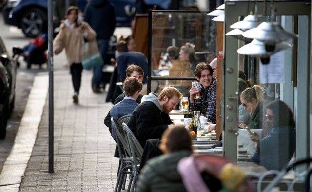 Coronavirus: Purtarea măştii, facultativă în Danemarca. Barurile şi restaurantele, deschise până la miezul nopţii