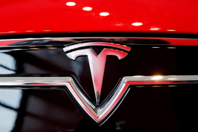 Tesla a câştigat pentru prima dată mai mult de un miliard de dolari într-un trimestru
