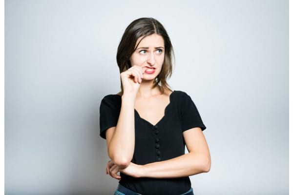 3 tehnici pentru oprirea gândurilor negative și a grijilor