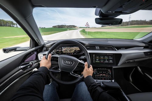 Audi renunţă din 2026 la maşinile cu motor pe benzină şi motorină