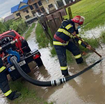 Casă inundată în Cernavodă, pe strada Seimeni