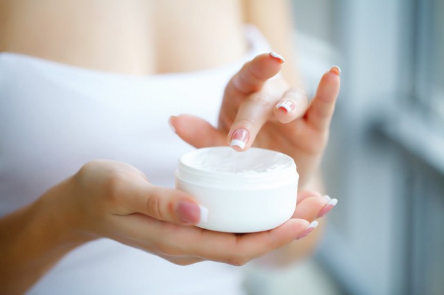 Produsele cosmetice anti-poluare sunt un mit sau chiar funcționează?