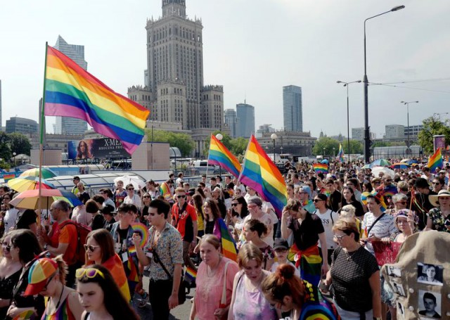 Polonia: Mii de participanţi la Gay Pride la Varşovia
