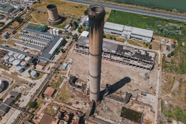 TURNUL de la MIDIA, de 150 de metri, a fost DEMOLAT. VIDEO