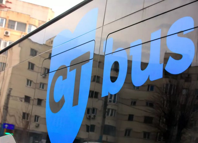 CT BUS: Cadrele medicale beneficiază, și în luna august, de transport în comun GRATUIT
