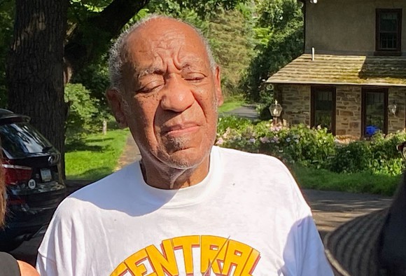 Bill Cosby, eliberat din închisoare după ce condamnarea sa pentru agresiune sexuală a fost anulată