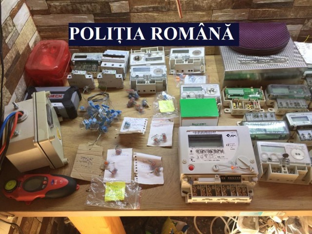 PERCHEZIŢII la CONSTANŢA! PERSOANE BĂNUITE că FURĂ CURENT! VIDEO