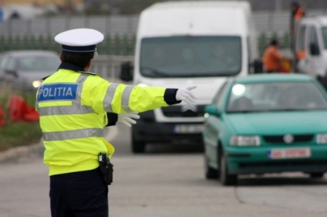 Un RECIDIVIST a condus FĂRĂ PERMIS şi instanţa la CONDAMNAT la ÎNCHISOARE