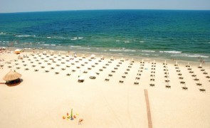 Începe vârful de sezon: vacanțele în România se scumpesc cu până la 40%