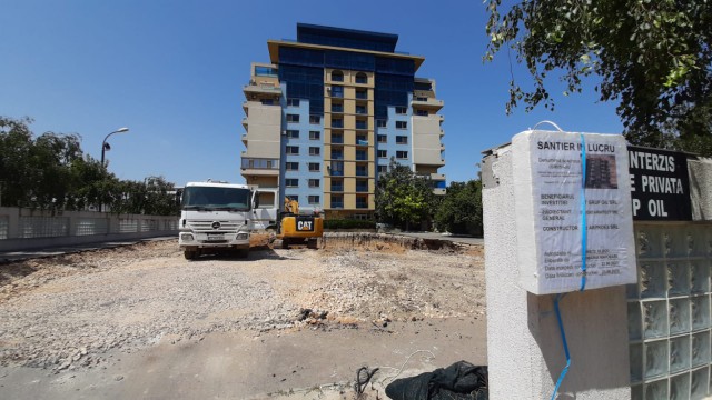 REVOLTĂ în rândul LOCATARILOR din BLOCUL lui TUCAN, din MAMAIA Sat! Video