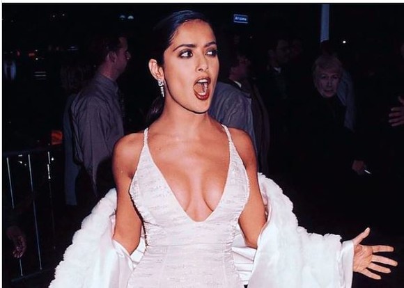 Salma Hayek: „Îmi cresc sânii și acum”