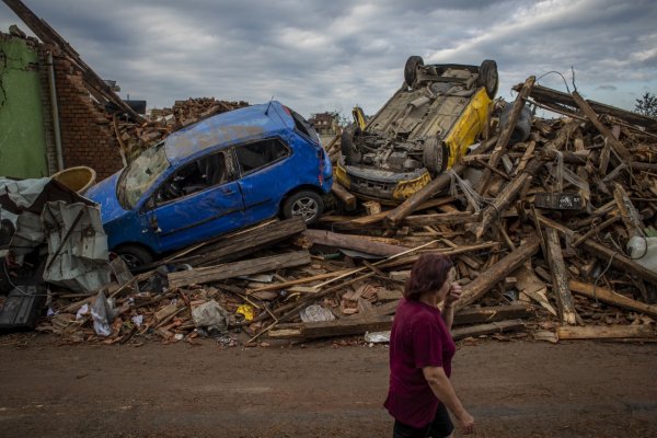 Efectele devastatoare ale tornadei din Cehia: Cinci morți, zeci de răniți și localități distruse. VIDEO