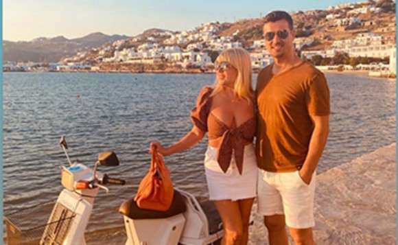 Elena Udrea și Elena Băsescu se distrează împreună pe insula bogătașilor, Mykonos