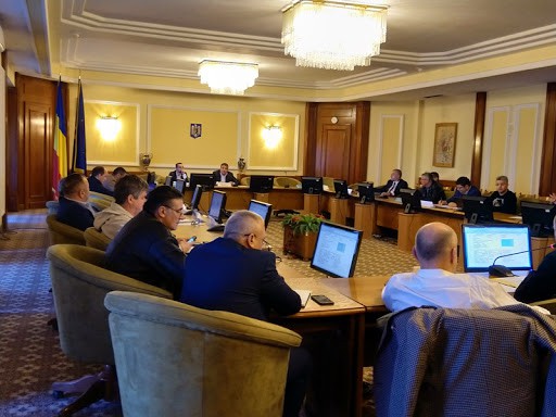 Camera Deputaţilor: Comisia de muncă a amânat adoptarea unui raport pe proiectul privind educaţia sexuală