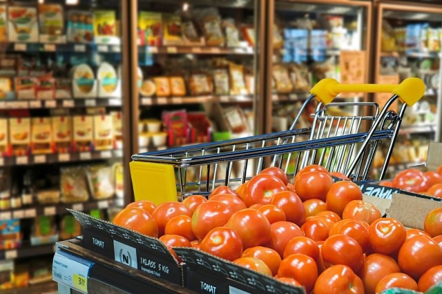 Preţurile mondiale la alimente au scăzut pentru prima dată în ultimul an