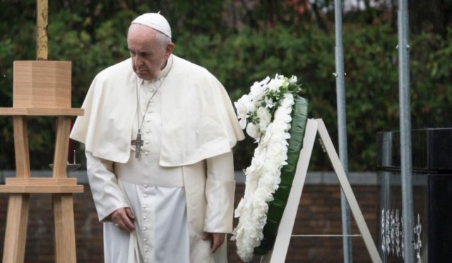 Papa Francisc le mulţumeşte jurnaliştilor pentru că au contribuit la dezvăluirea scandalurilor sexuale