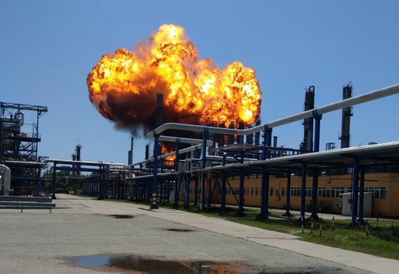ROMPETROL se APUCĂ de REPARAT INSTALAȚIA care a ARS la PETROMIDIA
